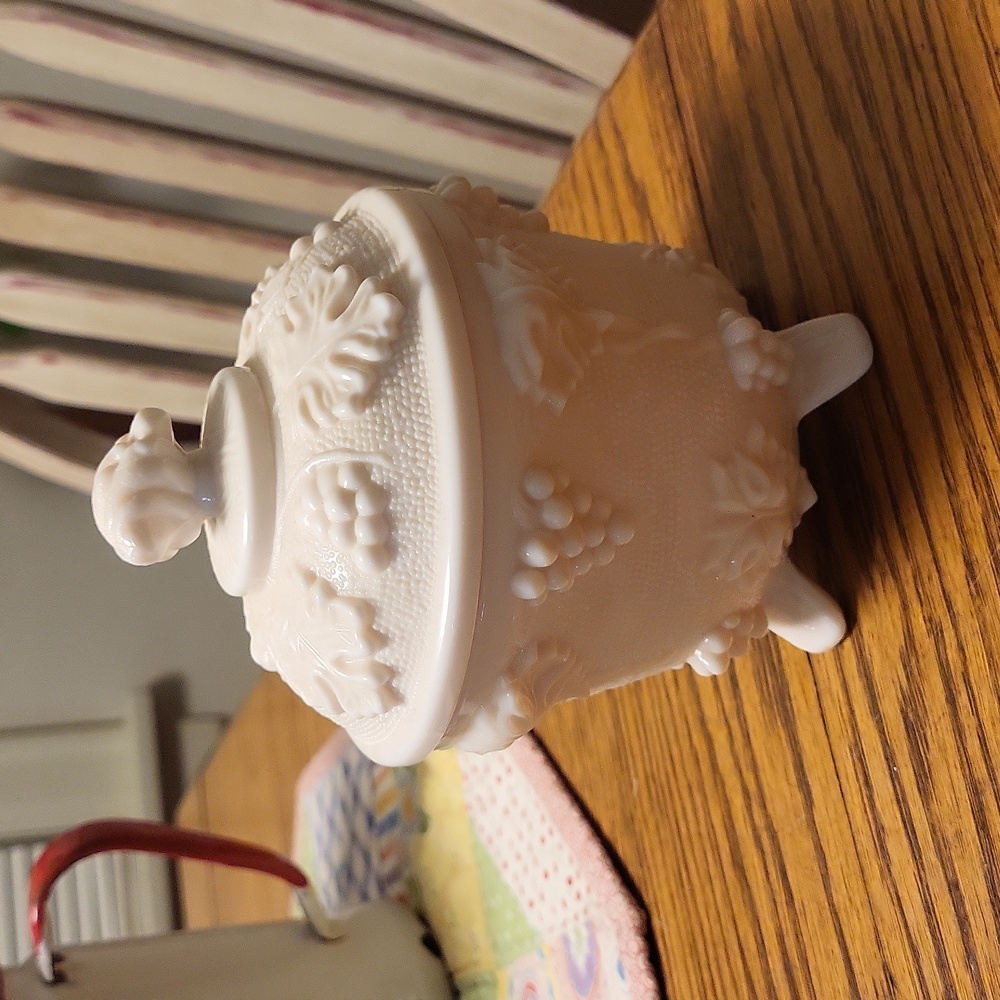 Jeanette Glass Shell Pink Candy Dish